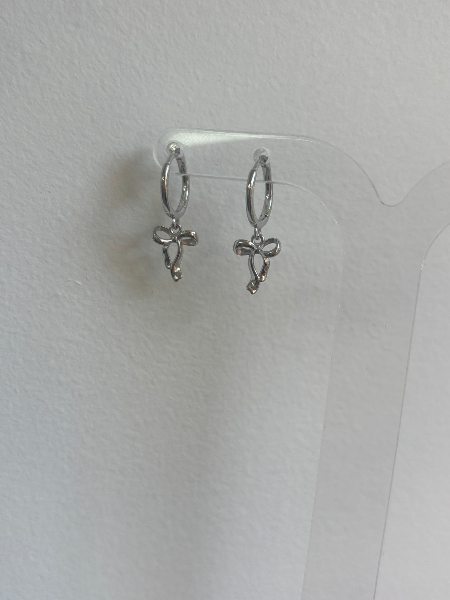 Bow Huggies (Silver)
