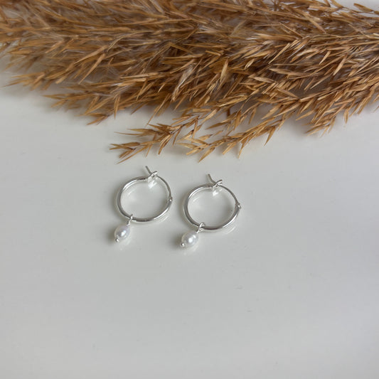Pearl hoops (Silver)