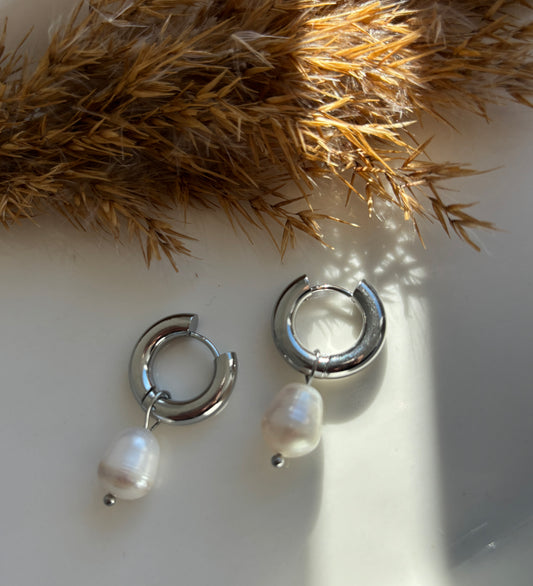 Chunky Pearl Huggies (Silver)