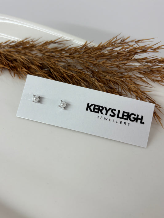 Petite Pearl Stud (Silver)