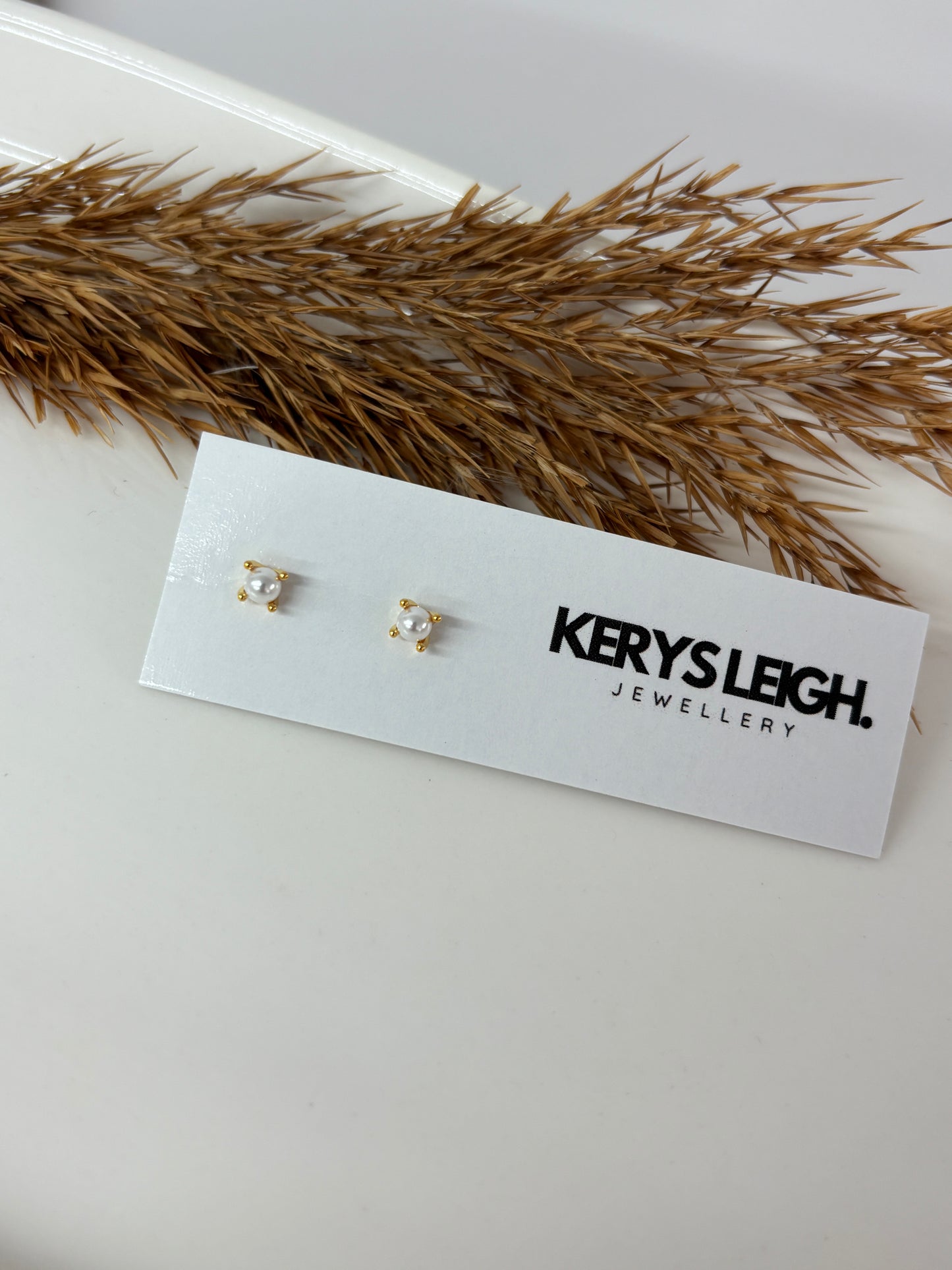 Petite Pearl Stud (Gold)